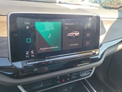 Used 2025 Volkswagen Atlas SEL image 33