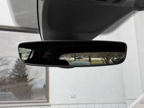 Used 2018 Volkswagen Tiguan SEL Premium image 38