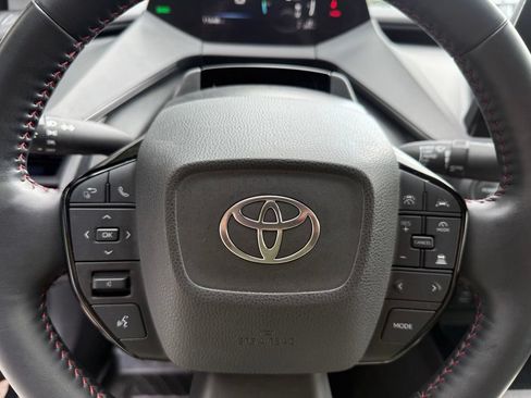 Used 2024 Toyota Prius Prime FWD image 30