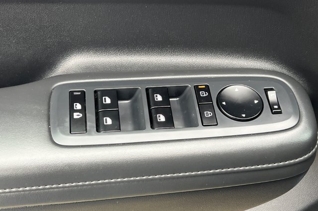 Used 2025 Hyundai Santa Fe SEL AWD/4WD image 14