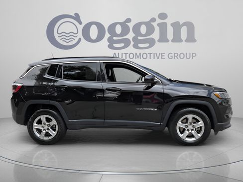 Used 2024 Jeep Compass Latitude AWD/4WD image 6