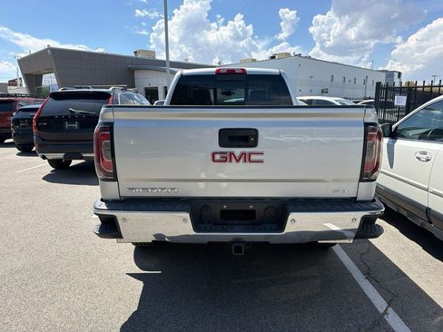 Used 2017 GMC Sierra 1500 SLT w/ SLT Preferred Package AWD/4WD image 4