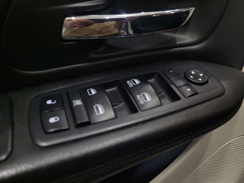 Used 2017 Dodge Grand Caravan SE w/ Power Window Group FWD image 27