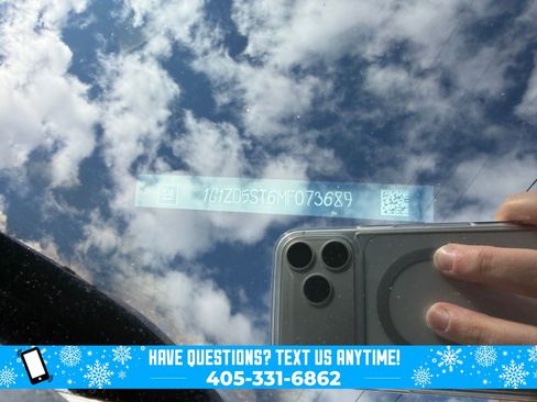 Used 2021 Chevrolet Malibu LT image 30