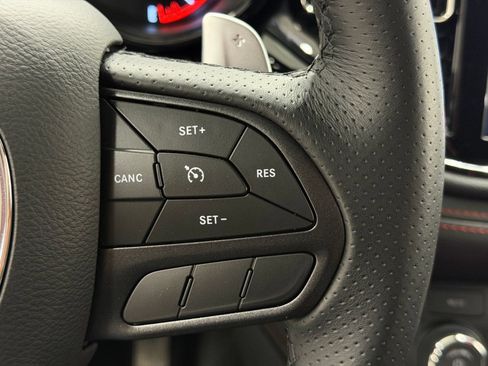 Used 2025 Dodge Durango GT AWD/4WD image 25