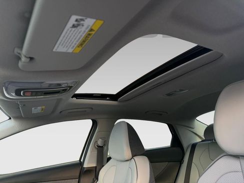 New 2026 Hyundai Elantra Limited FWD image 36