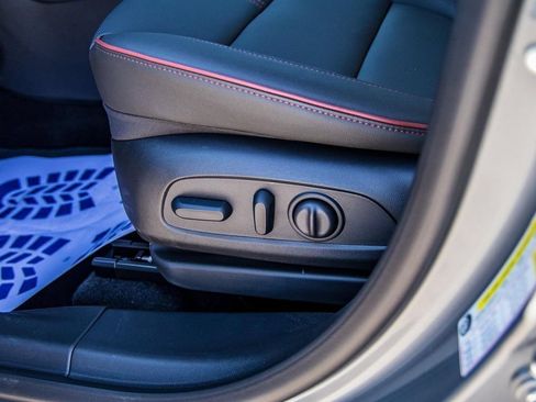 New 2025 Chevrolet TrailBlazer RS w/ Convenience Package FWD image 38