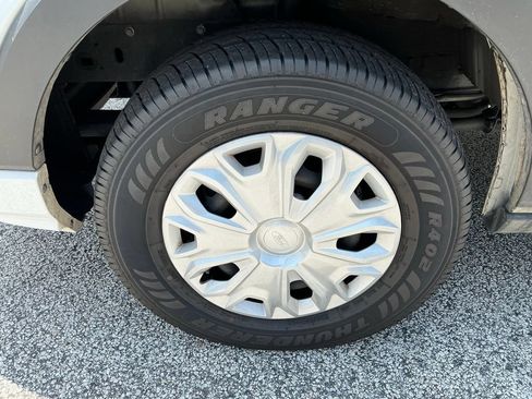 Certified 2025 Ford Transit 350 XLT RWD image 31