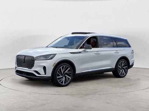 Used 2025 Lincoln Aviator Reserve w/ Equipment Group 201A AWD/4WD image 7