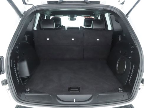 Certified 2022 Jeep Grand Cherokee Laredo X image 19