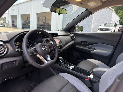 Certified 2024 Nissan Kicks SR w/ SR Premium Package FWD image 10