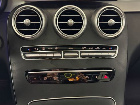 Used 2021 Mercedes-Benz GLC 300 image 22