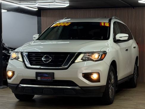 Used 2018 Nissan Pathfinder SV AWD/4WD image 1