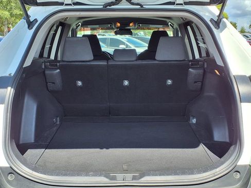 Used 2021 Toyota RAV4 XLE FWD image 18