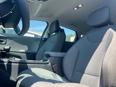 Used 2025 Kia K4 FWD image 3