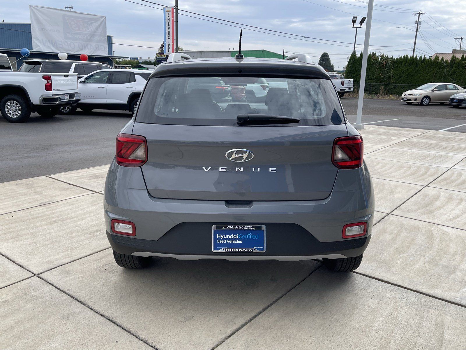 Used 2023 Hyundai Venue SEL FWD image 4