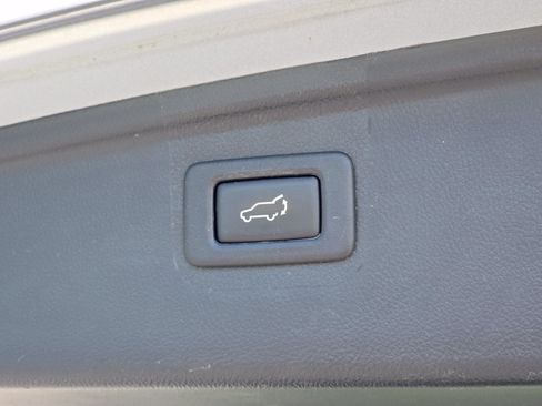 Used 2016 Subaru Outback 2.5i Limited AWD/4WD image 22