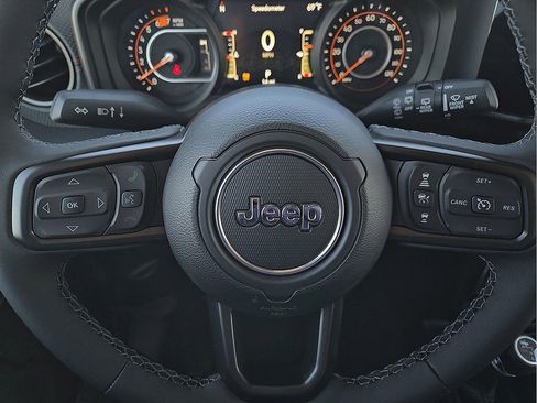 New 2026 Jeep Wrangler Unlimited Rubicon w/ Xtreme 35 Tire Package image 19