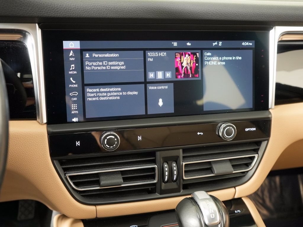 Certified 2023 Porsche Macan AWD/4WD image 29