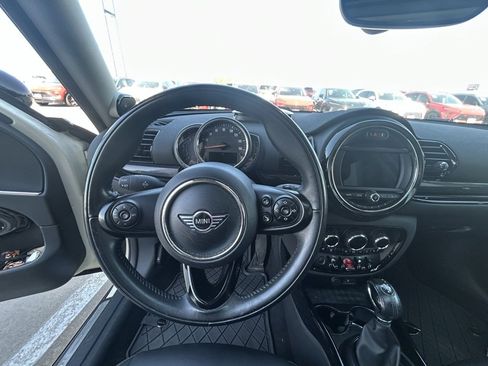 Used 2019 MINI Cooper Clubman ALL4 w/ Premium Package image 10