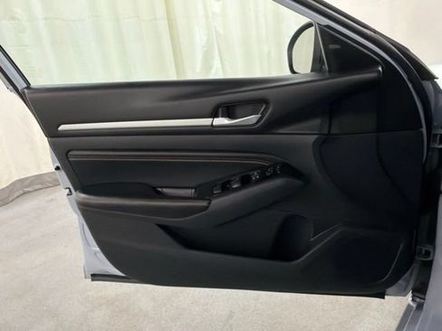 Used 2023 Nissan Altima 2.5 SR w/ SR Premium Package AWD/4WD image 24