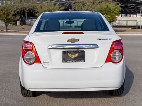 Used 2015 Chevrolet Sonic LT w/ Wheels and Fog Lamp Package FWD image 4