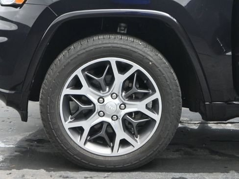 Used 2020 Jeep Grand Cherokee Overland image 38