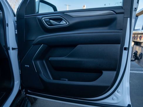 Used 2024 GMC Yukon AT4 w/ Technology Package image 10