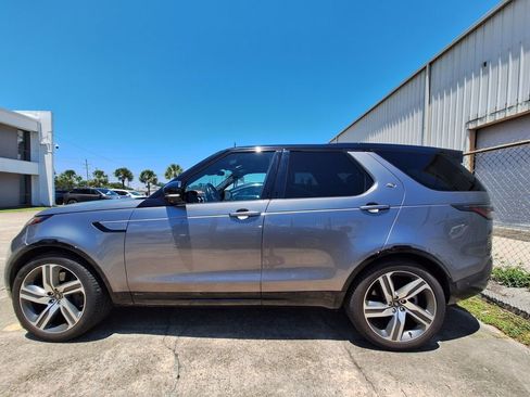 Used 2022 Land Rover Discovery HSE R-Dynamic AWD/4WD image 3