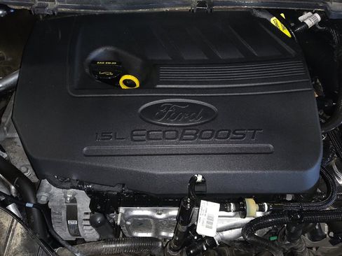 Used 2017 Ford Escape SE image 30