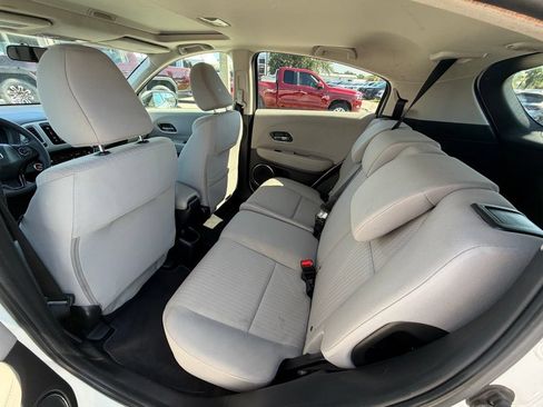 Used 2017 Honda HR-V EX image 12