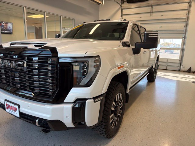 Used 2025 GMC Sierra 2500 Denali Ultimate w/ LPO, GMC Protection Package AWD/4WD image 6