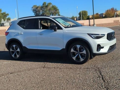 New 2026 Volvo XC40 B5 Plus w/ Protection Package Premier image 4