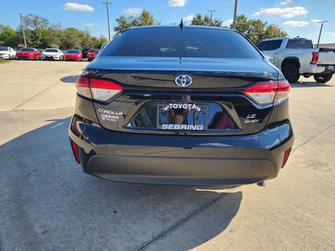 Certified 2025 Toyota Corolla LE image 8