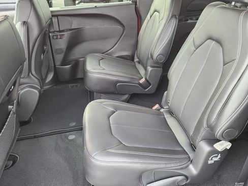 New 2026 Chrysler Pacifica Select FWD image 5