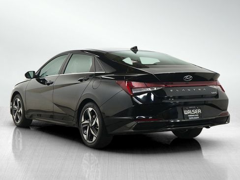 Used 2023 Hyundai Elantra Limited FWD image 3