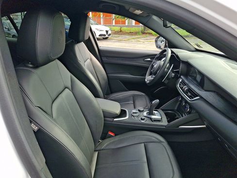 Used 2023 Alfa Romeo Stelvio Sprint AWD/4WD image 12