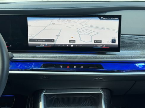 Used 2023 BMW 760i xDrive w/ Executive Package AWD/4WD image 24