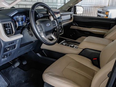 Used 2022 Ford Expedition Max Limited image 13