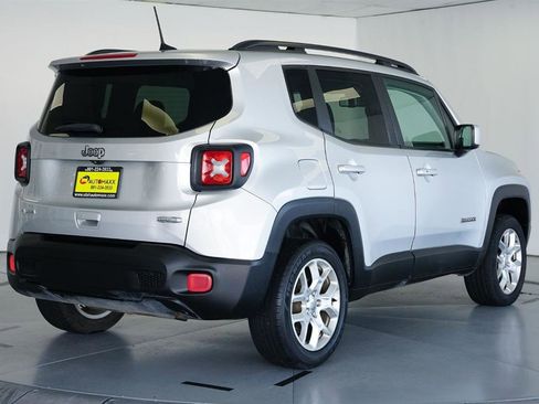Used 2018 Jeep Renegade Latitude w/ UConnect 8.4 Nav Group image 7