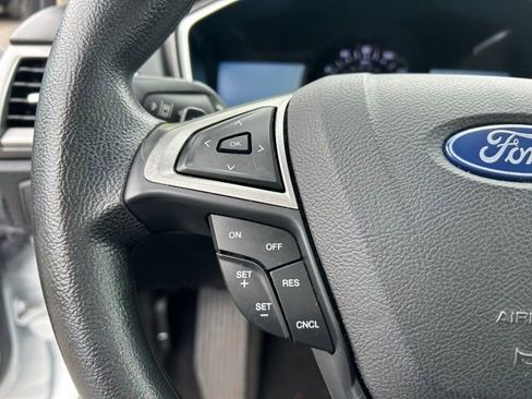 Used 2019 Ford Fusion SE FWD image 21