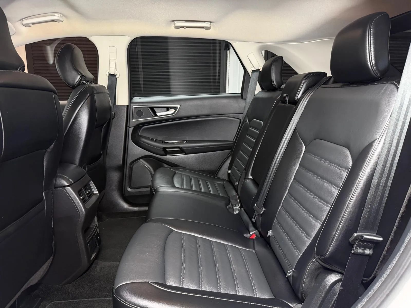 Used 2018 Ford Edge SEL w/ Equipment Group 201A AWD/4WD image 18