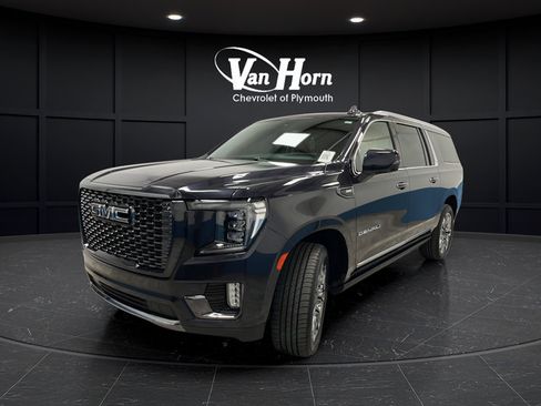 Used 2023 GMC Yukon XL Denali Ultimate AWD/4WD image 3
