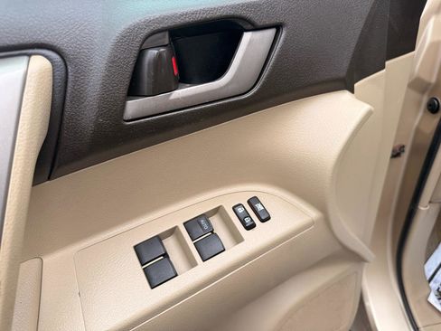 Used 2010 Toyota Highlander SE image 10