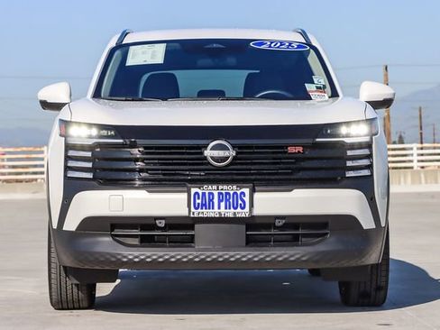 Used 2025 Nissan Kicks SR image 4