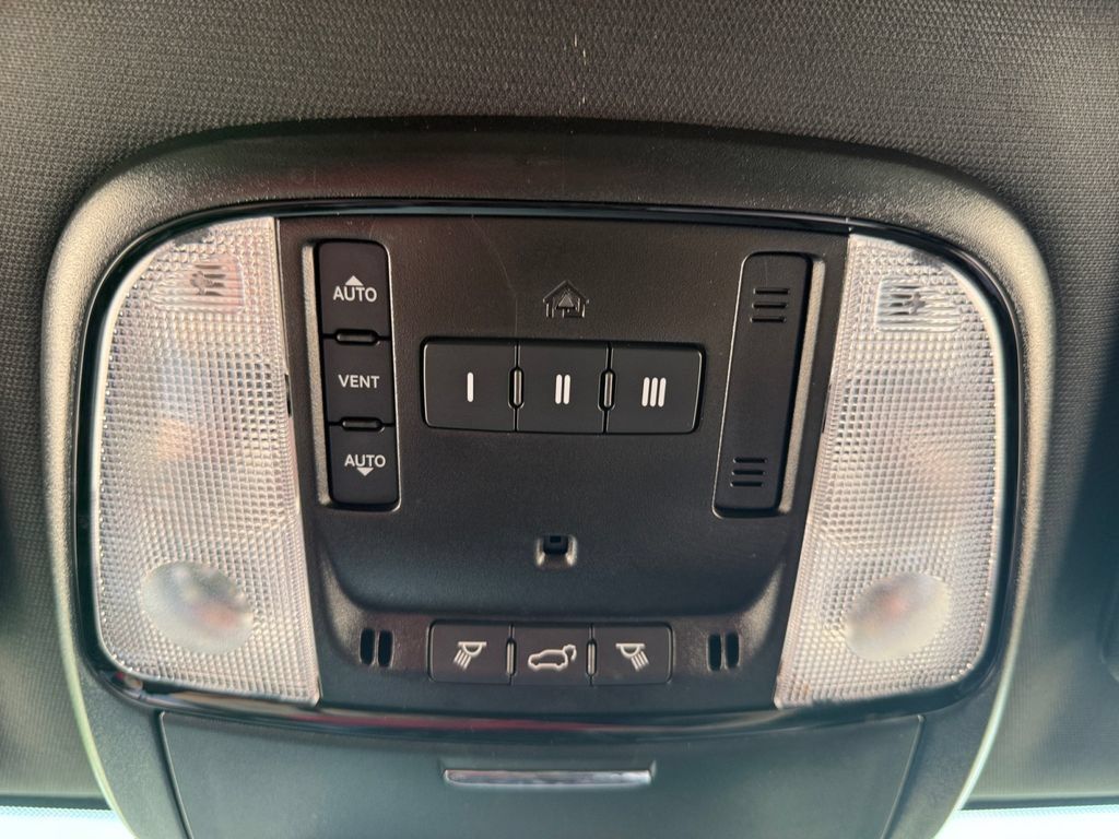 Used 2025 Dodge Durango R/T AWD/4WD image 51