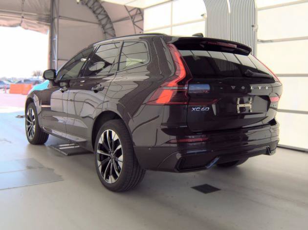 Used 2026 Volvo XC60 B5 Plus AWD/4WD image 3