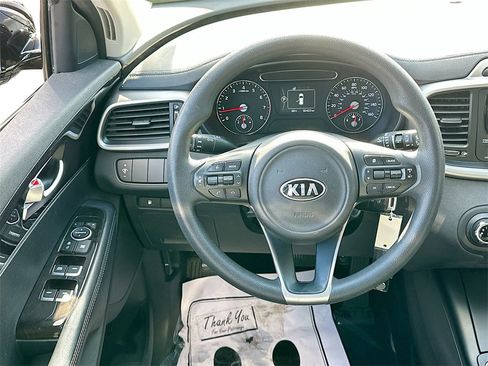 Used 2017 Kia Sorento LX image 20
