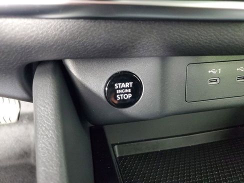 Used 2025 Nissan Rogue SV FWD image 23