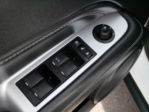 Used 2015 Jeep Compass Latitude AWD/4WD image 19